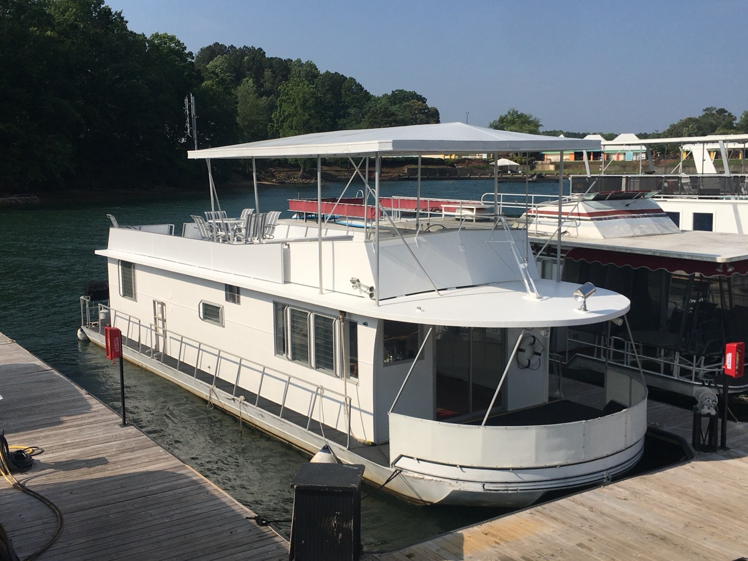 Houseboat fiberglass and exterior projects