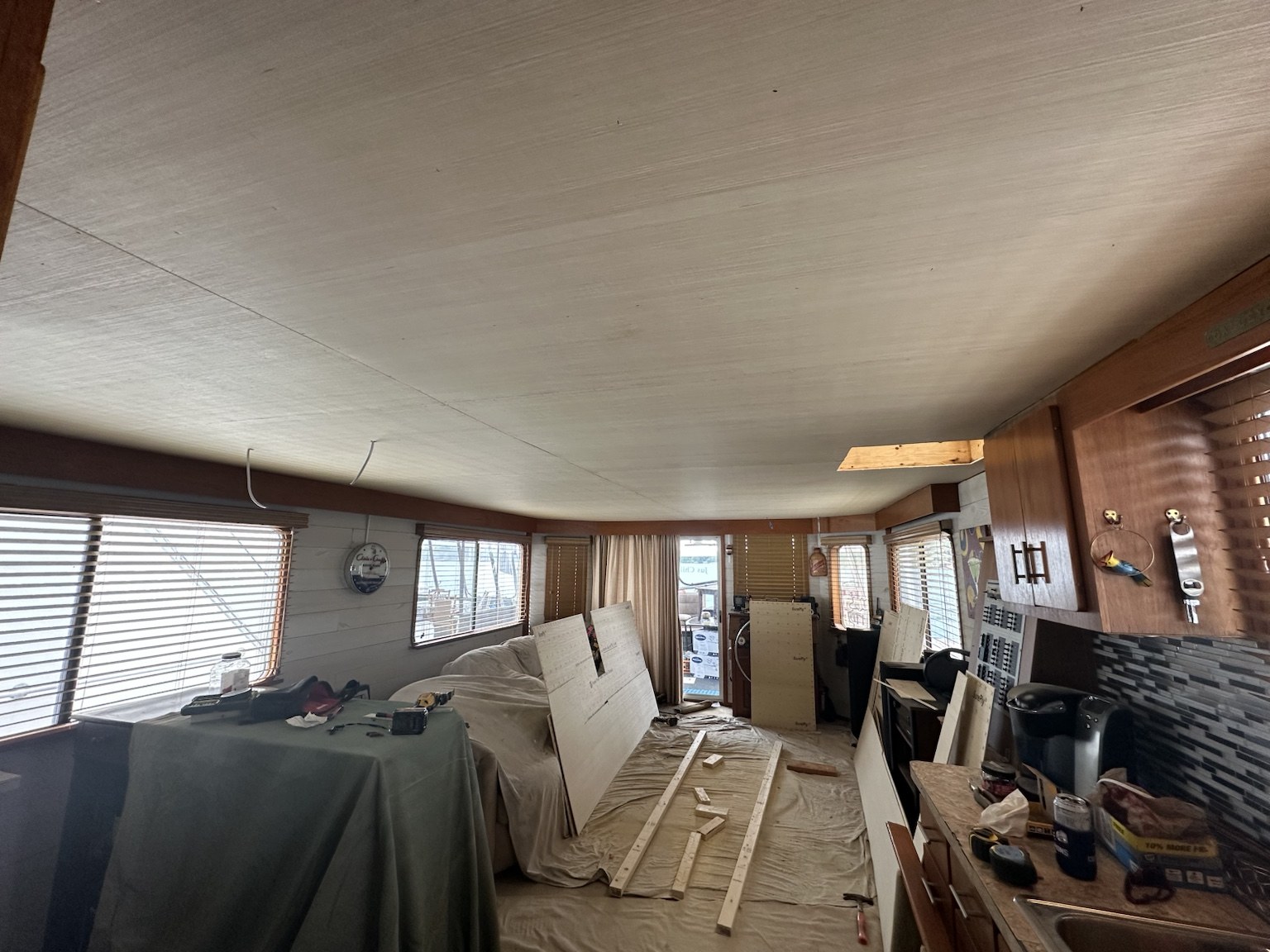 Marine coffered ceiling renovation process — photo 9